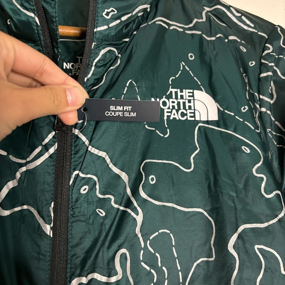 NWT North Face Dark Green Windbreaker - Picture 2 of 8